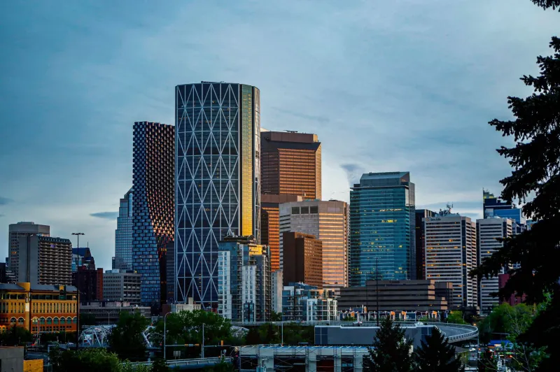 Plugged In, Spread Out: Why Remote Workers and Digital Entrepreneurs Are Choosing Parkland as Their Calgary Base